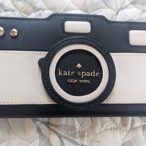 Kate Spade Oh Snap bifold wallet